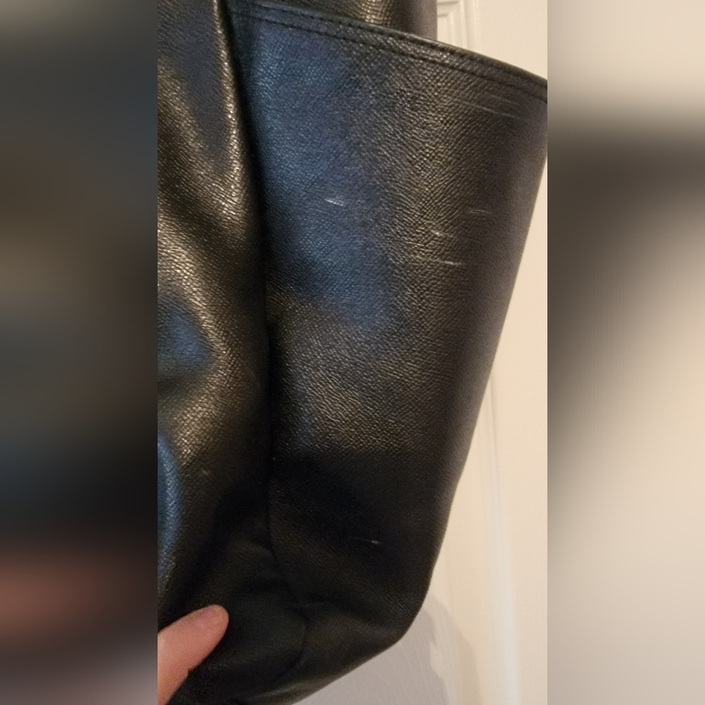 AUTHENTIC 2016 black  leather Coach Baby bag. Has shoulder strap and handles. - Picture 5 of 16